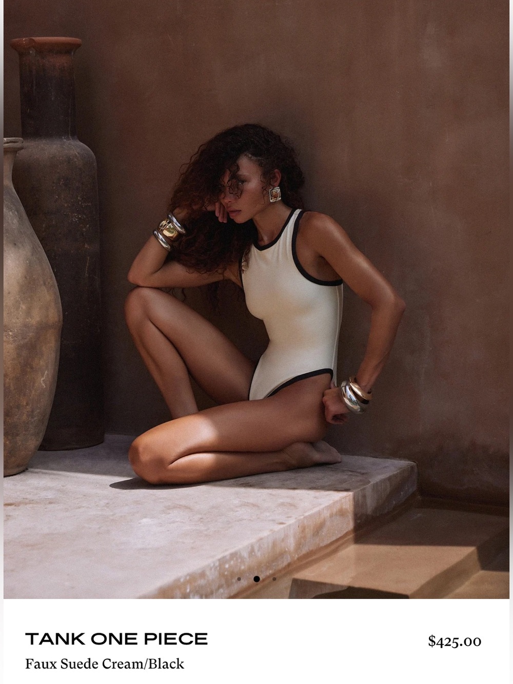 Sleeveless Contrast-Trim swimsuit in cream